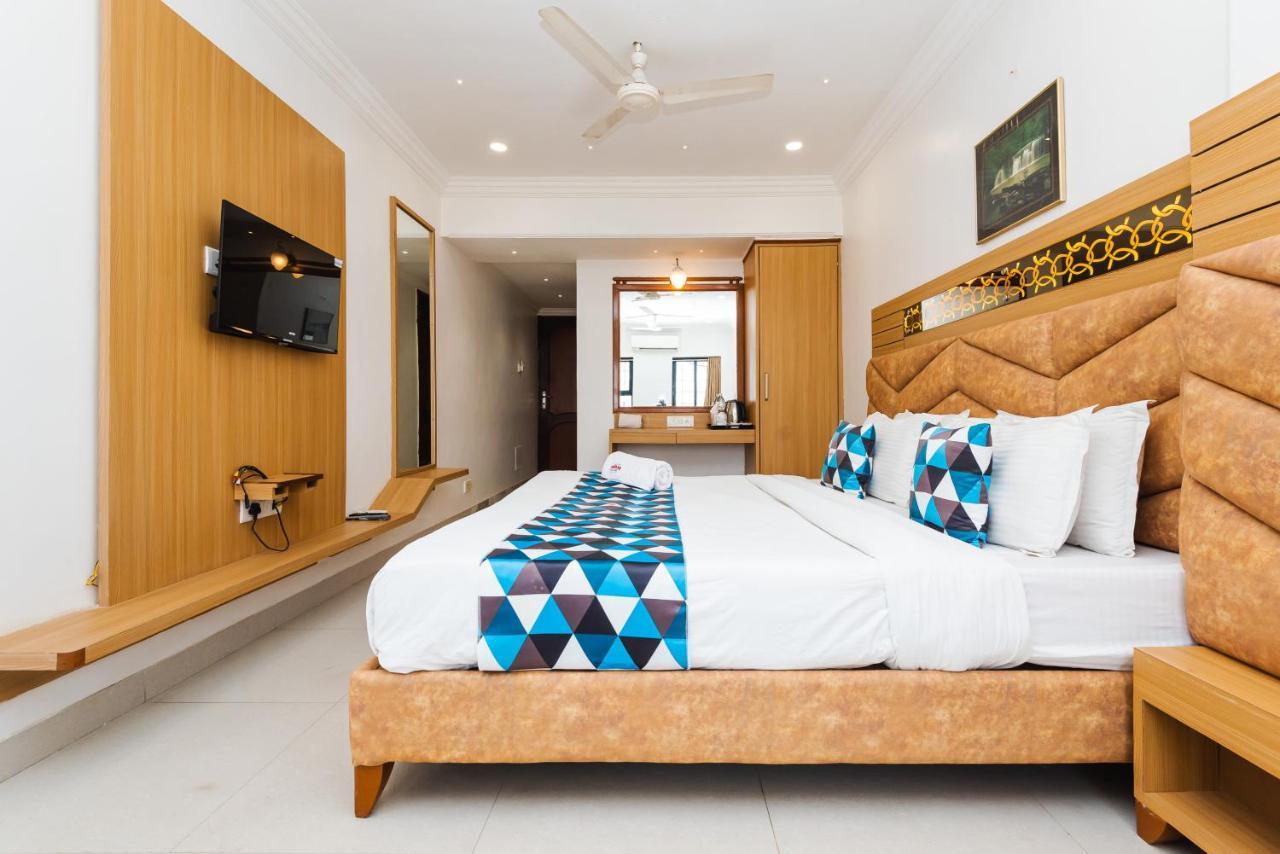 Hotel Galaxy Opp Surat Railway Station Bagian luar foto