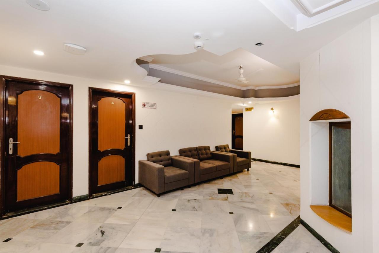 Hotel Galaxy Opp Surat Railway Station Bagian luar foto